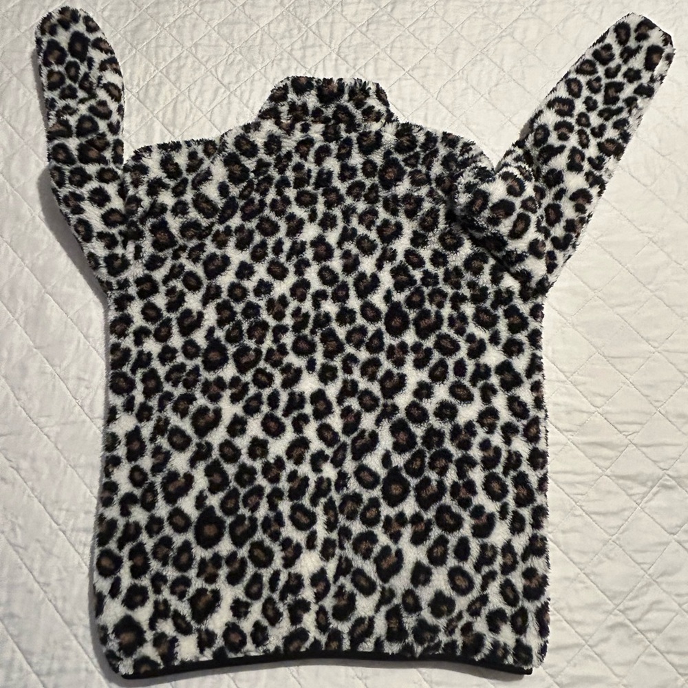 Buc-ee’s pullover - Picture 10 of 13